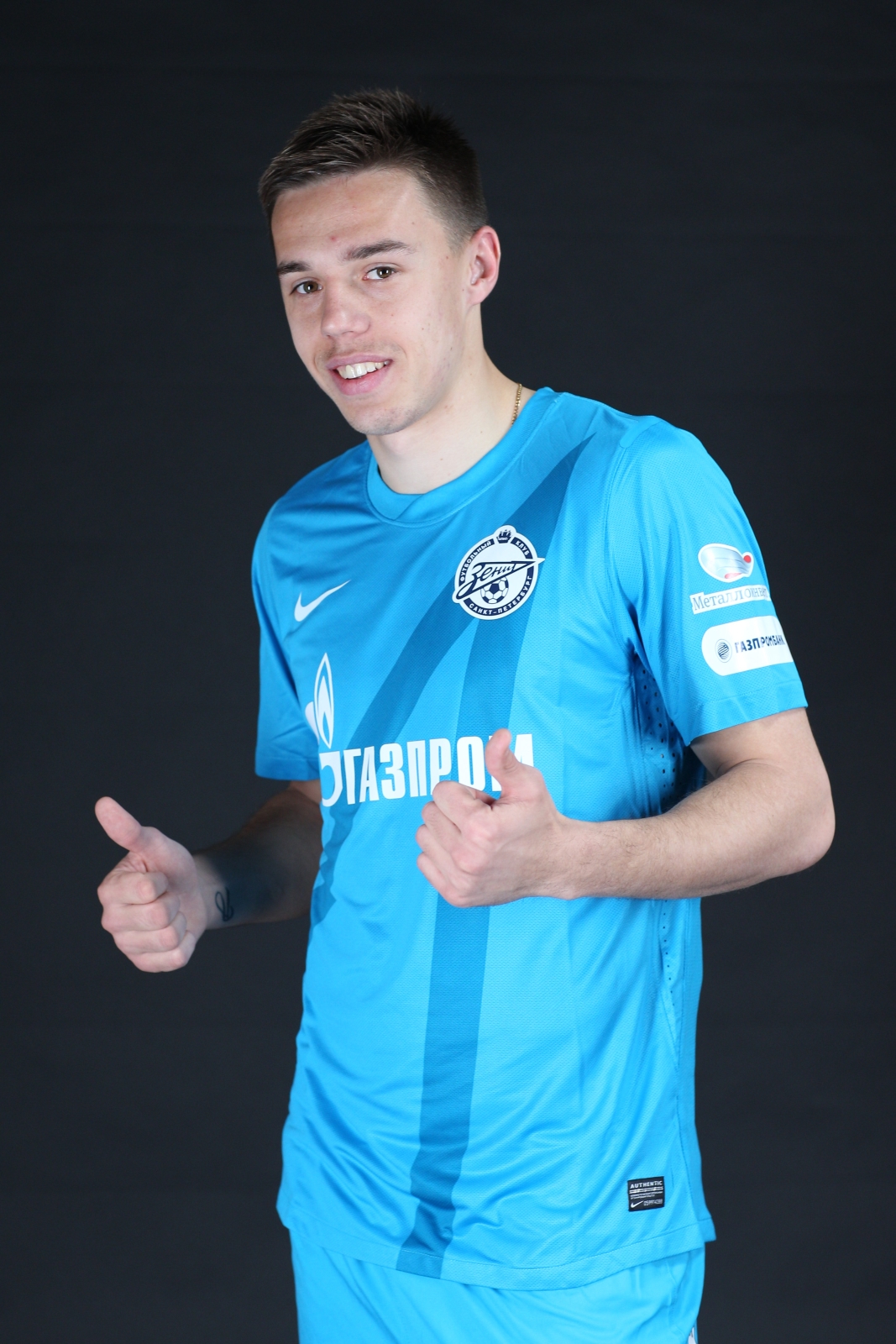 Фотосессия футболиста основного состава ФК «Зенит»