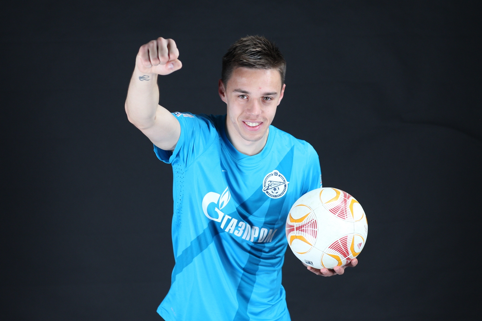 Фотосессия футболиста основного состава ФК «Зенит»