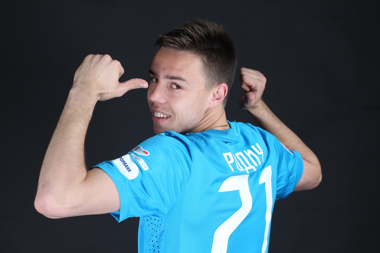 Фотосессия футболиста основного состава ФК «Зенит»