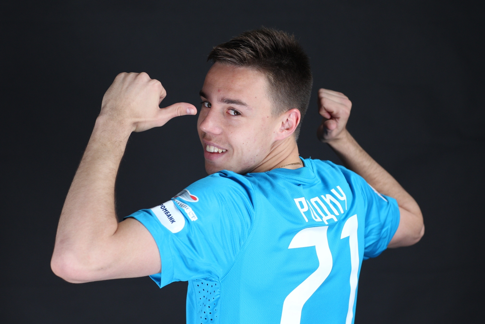 Фотосессия футболиста основного состава ФК «Зенит»