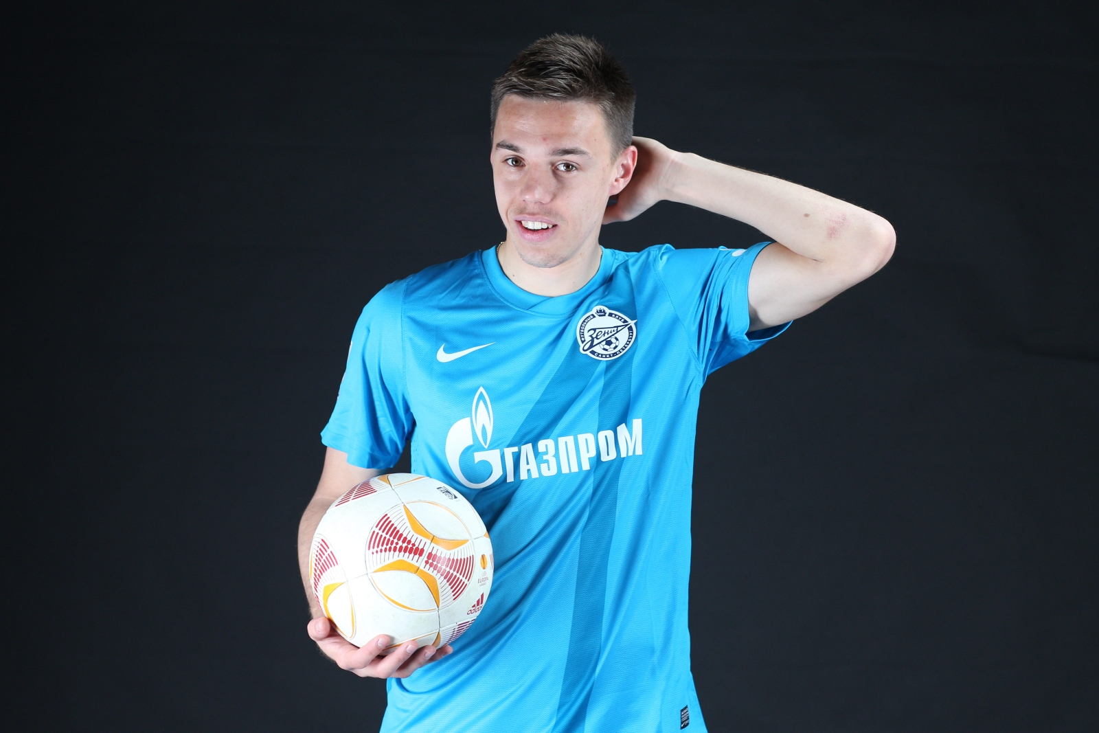 Фотосессия футболиста основного состава ФК «Зенит»