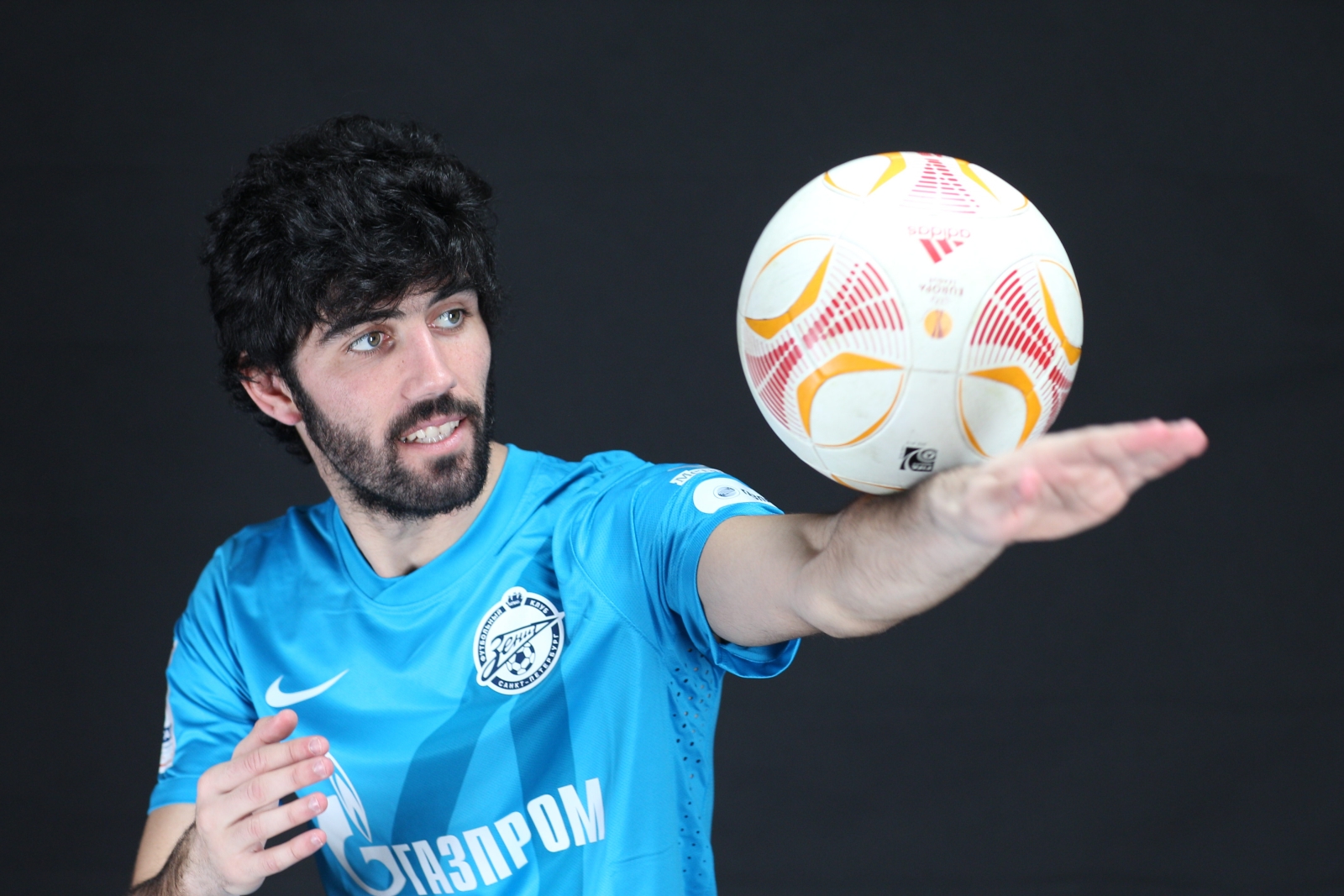 Фотосессия футболиста основного состава ФК «Зенит»