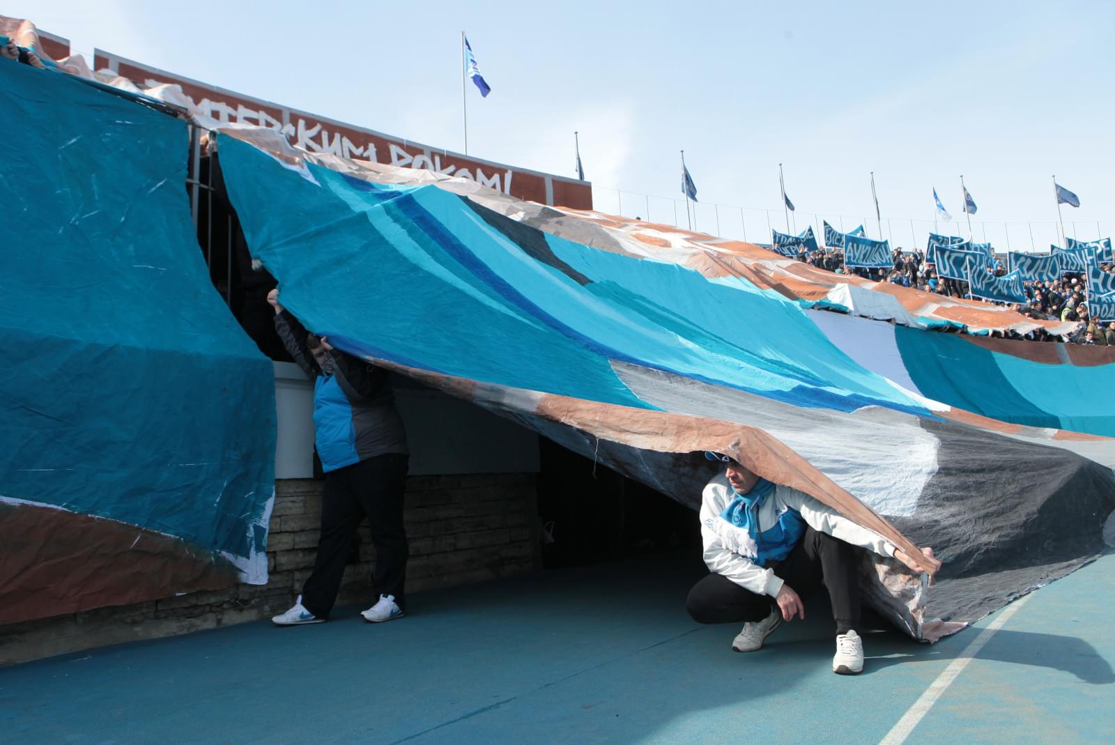 «Зенит» — «Крылья»: рок-перфоманс фанатского виража