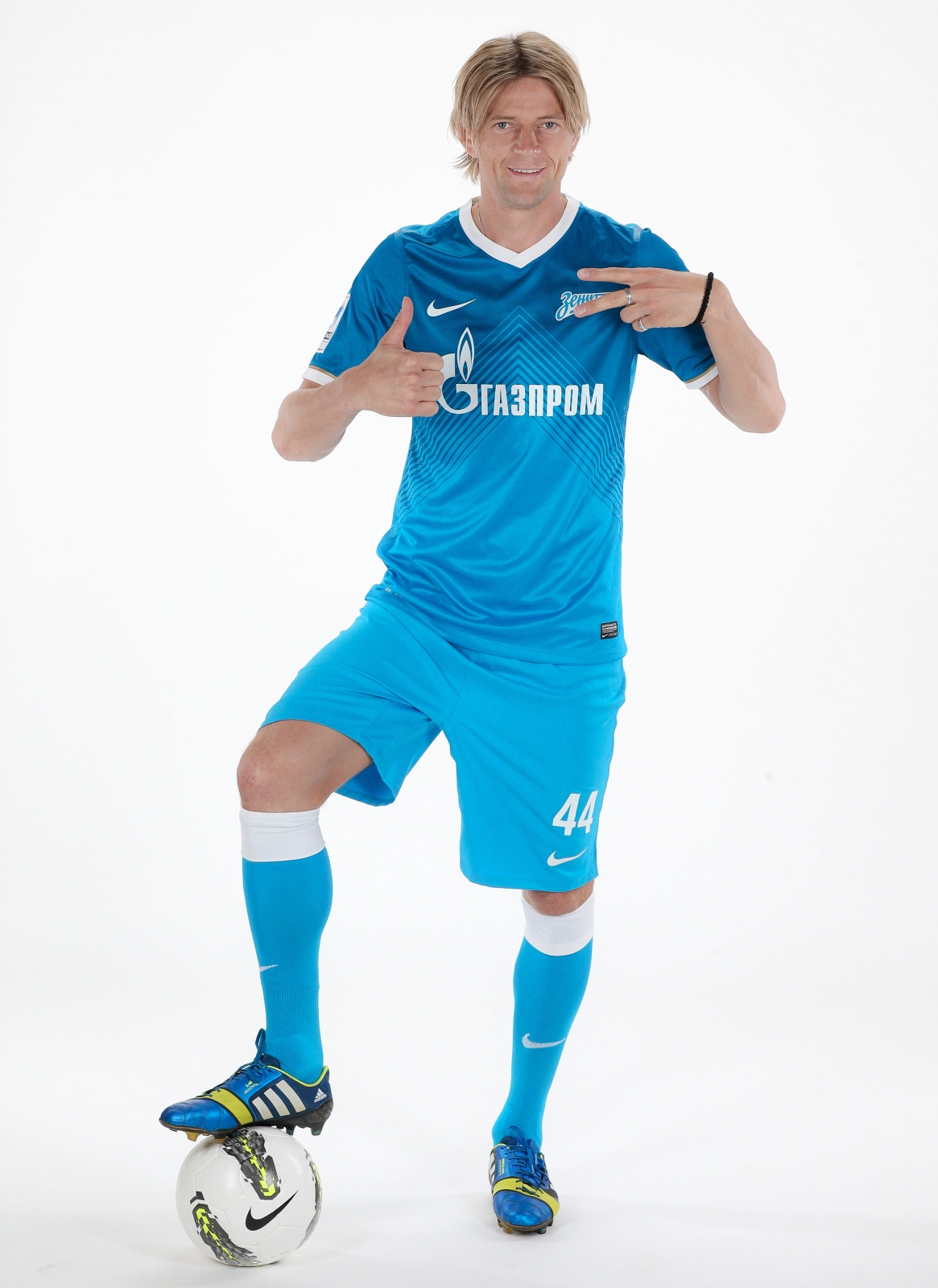 Фотосессия футболиста основного состава ФК «Зенит» сезона  2013/2014