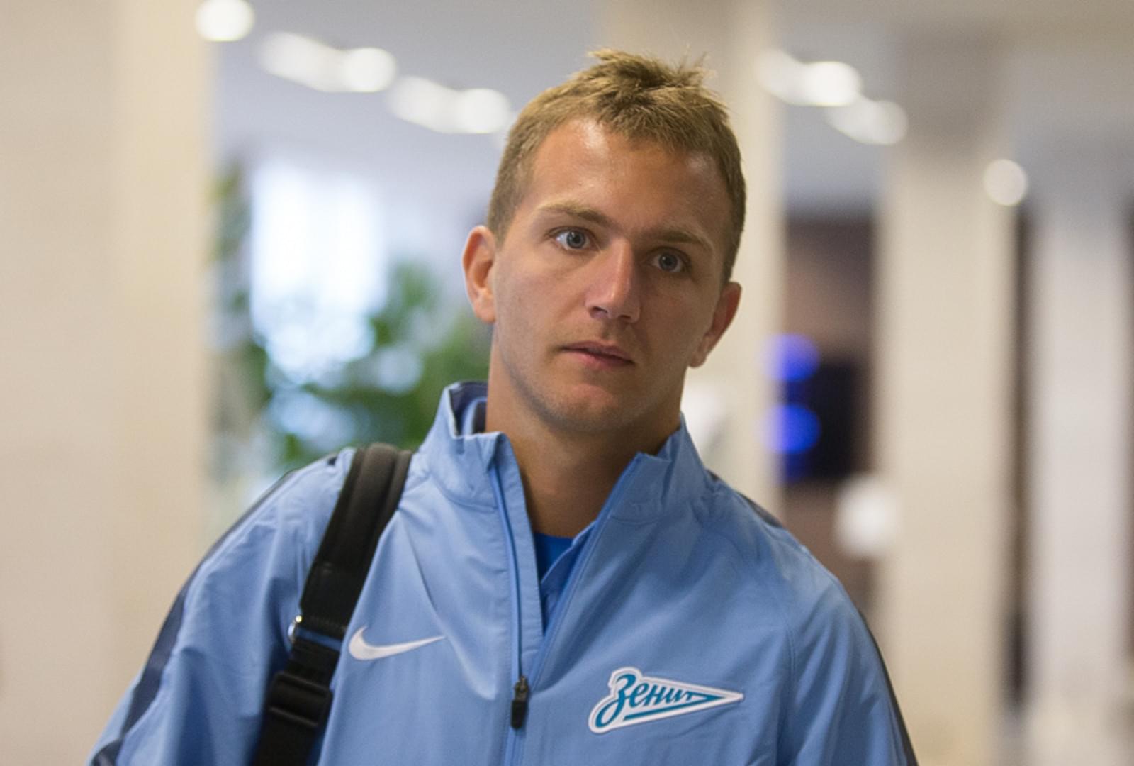 Сине-бело-голубые по дороге в Бельгию: фоторепортаж из «Пулково»