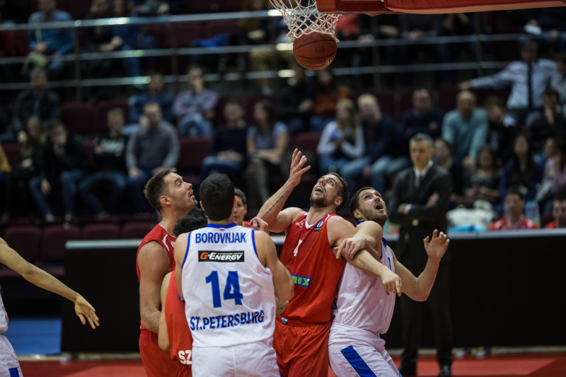 Кубок Европы  2014/2015, «Зенит» — «Сольноки Олай»