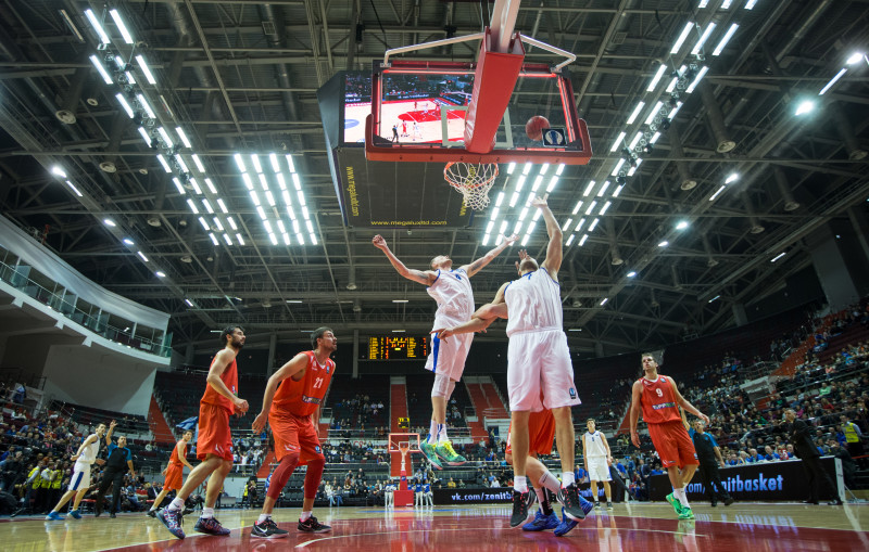Кубок Европы  2014/2015, «Зенит» — «Сольноки Олай»