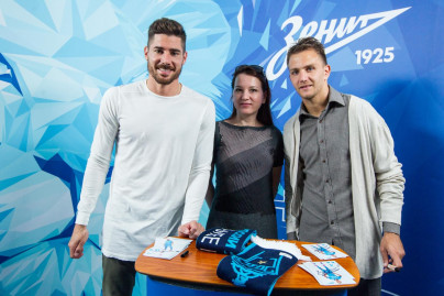 Автограф сессия Доменико Кришито и Хави Гарсия для победителей конкурса прогнозов от Газпром