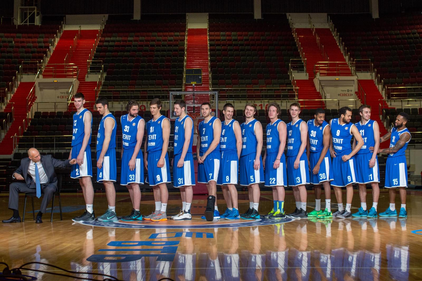 Общекомандная фотосессия основного состава БК «Зенит»