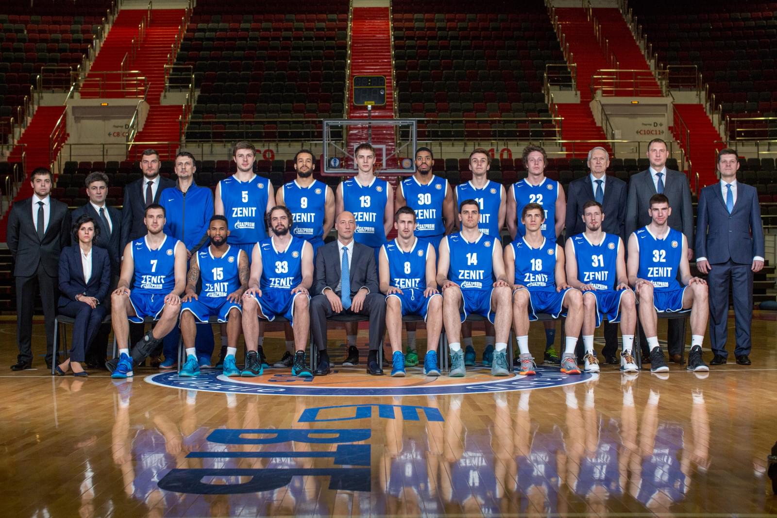 Общекомандная фотосессия основного состава БК «Зенит»