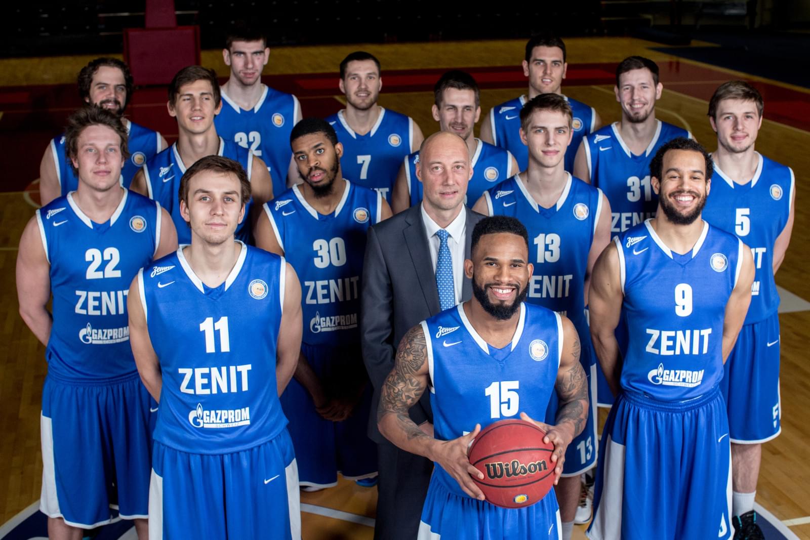 Общекомандная фотосессия основного состава БК «Зенит»