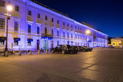 Северная столица на одну ночь превратится в сине-бело-голубой город