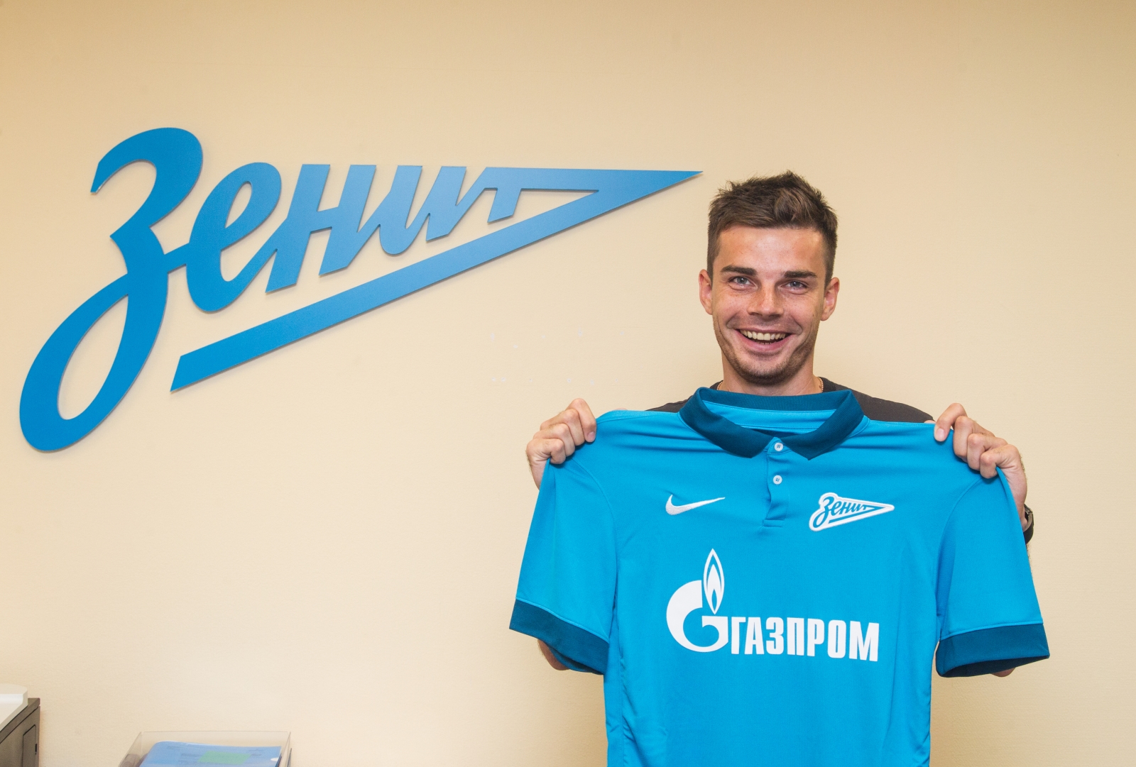 Артур Юсупов подписал контракт с ФК «Зенит»