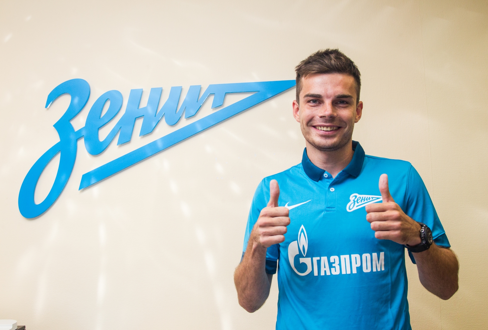 Артур Юсупов подписал контракт с ФК «Зенит»