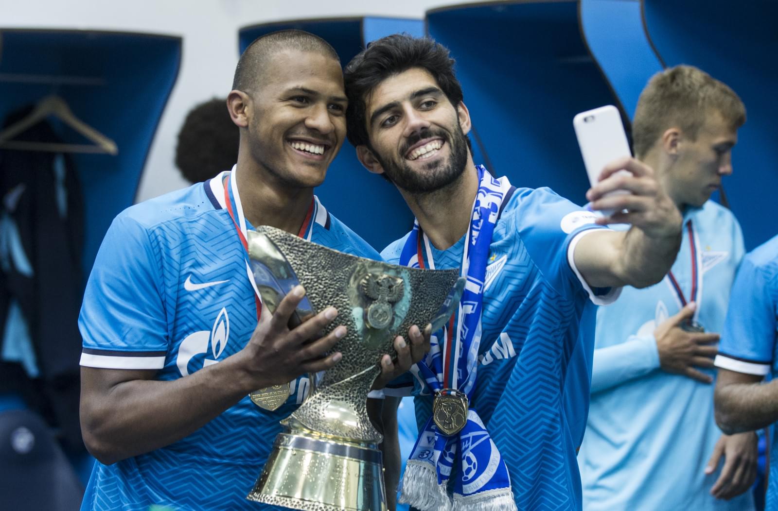 Празднование в раздевалке после матча Суперкубок России 2015, «Зенит» — «Локомотив»