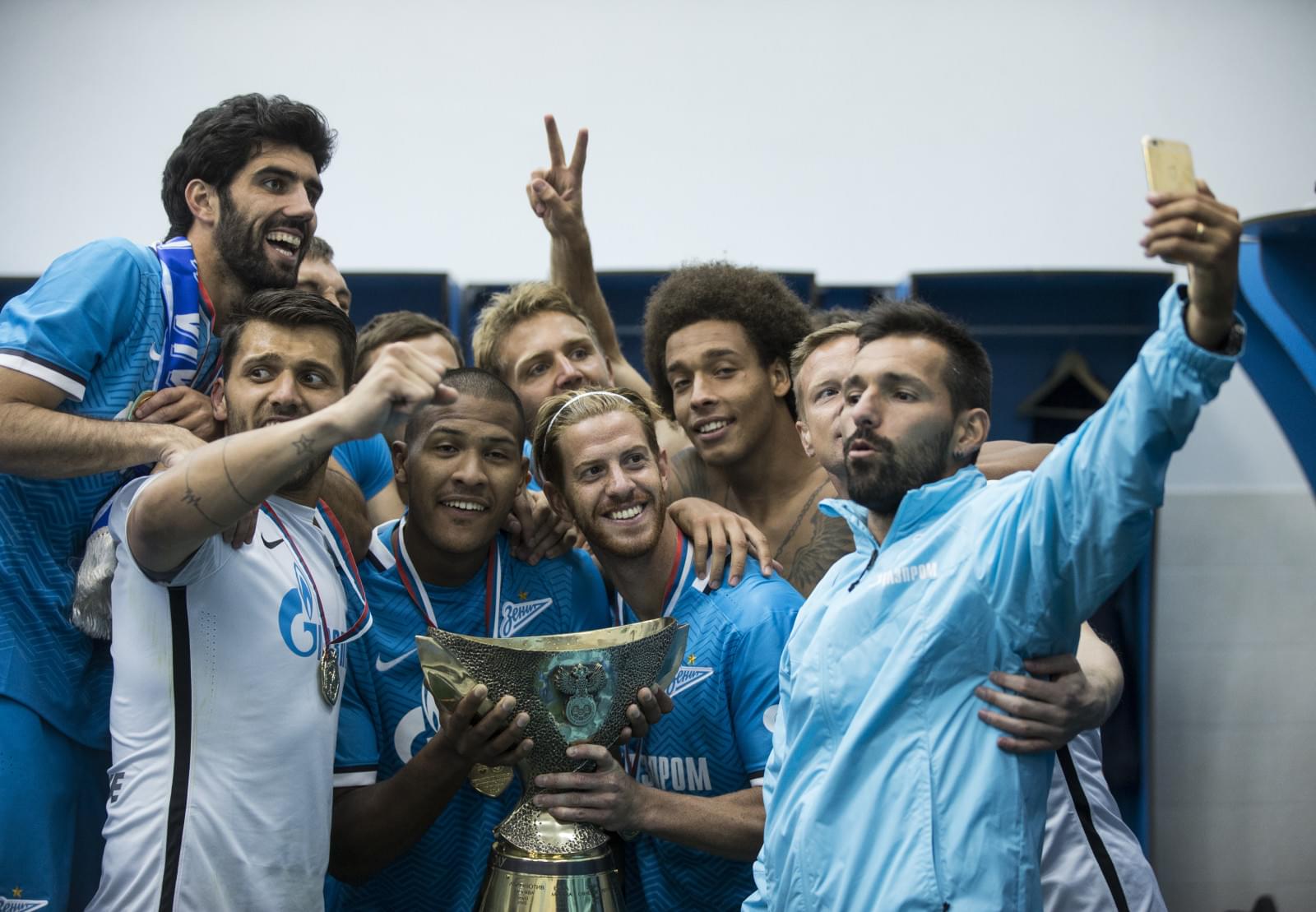 Празднование в раздевалке после матча Суперкубок России 2015, «Зенит» — «Локомотив»