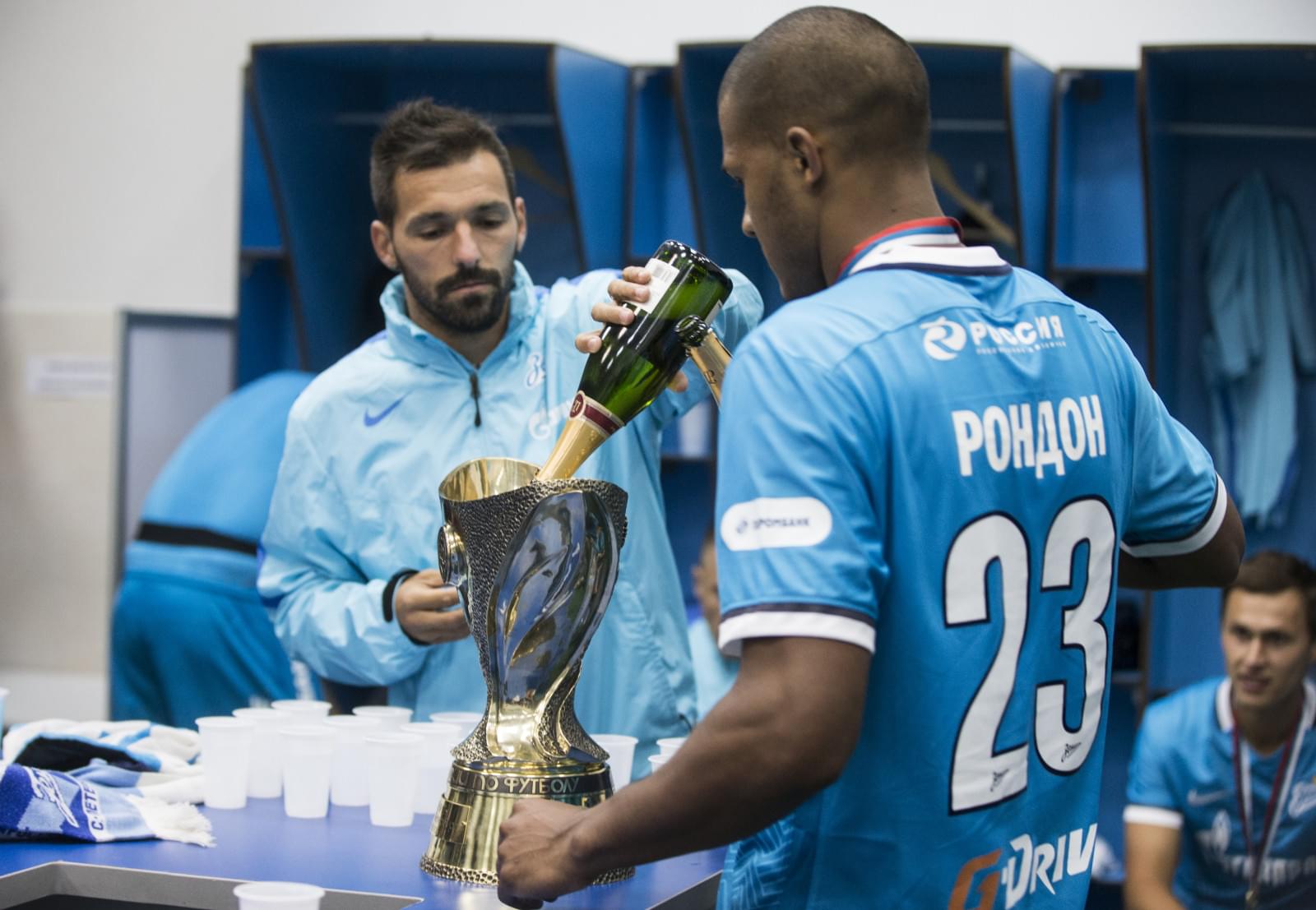 Празднование в раздевалке после матча Суперкубок России 2015, «Зенит» — «Локомотив»