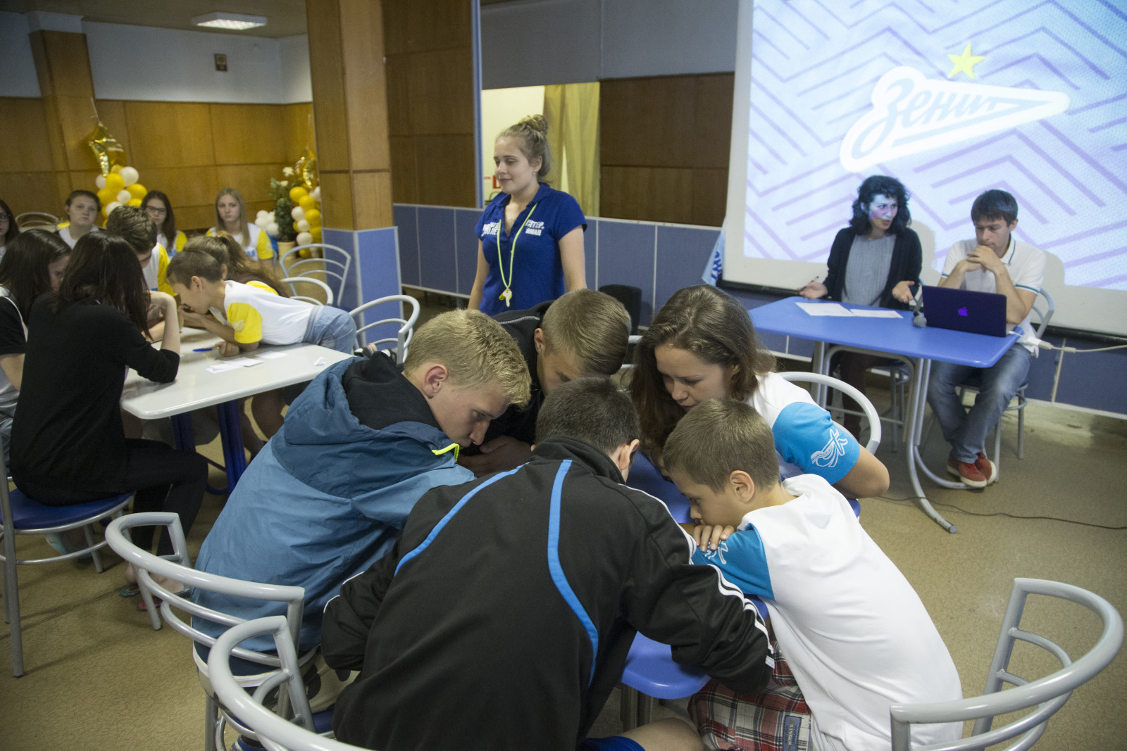 Голубой Лев посетил детский лагерь в Ольгино