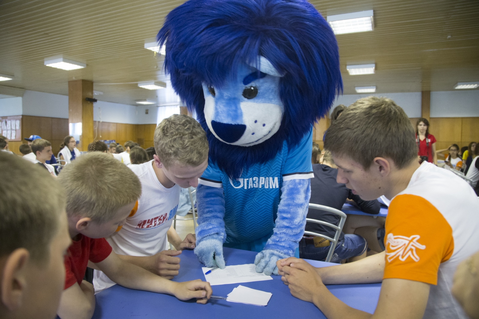 Голубой Лев посетил детский лагерь в Ольгино