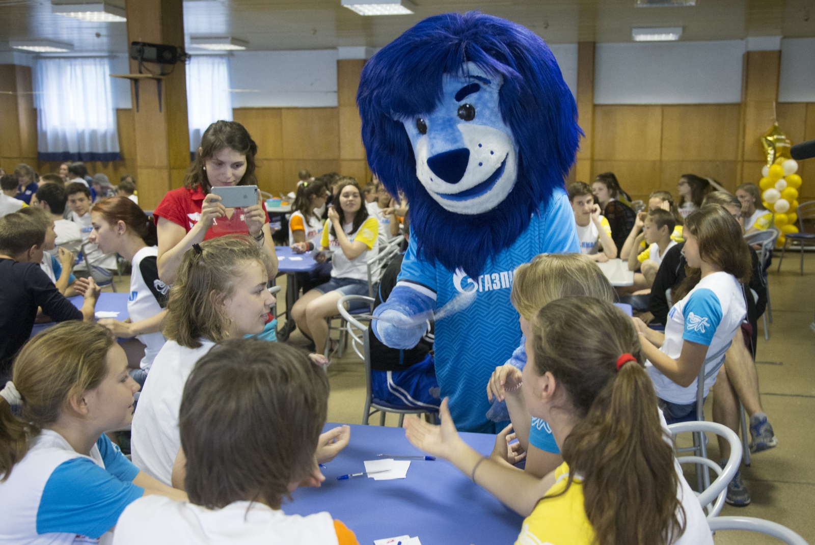 Голубой Лев посетил детский лагерь в Ольгино