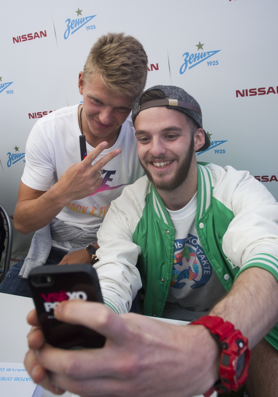 Автограф-сессия Игоря Смольникова, и Олега Шатова