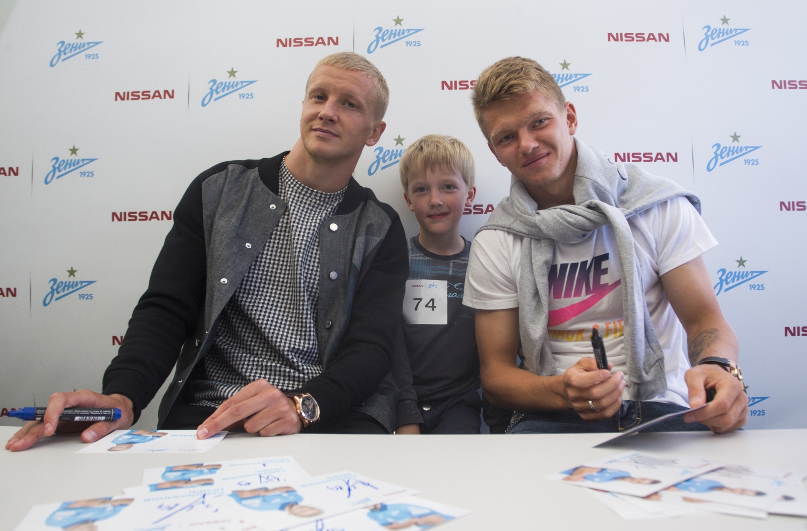 Автограф-сессия Игоря Смольникова, и Олега Шатова