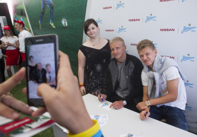 Автограф-сессия Игоря Смольникова, и Олега Шатова