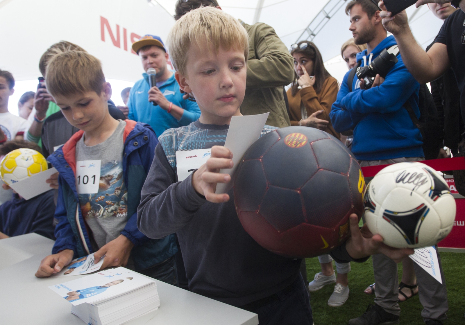 Автограф-сессия Игоря Смольникова, и Олега Шатова