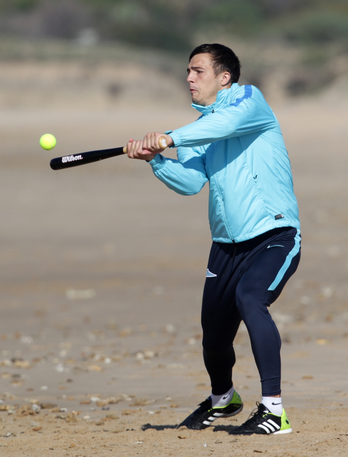 Футболисты «Зенита»-2 сыграли в лапту