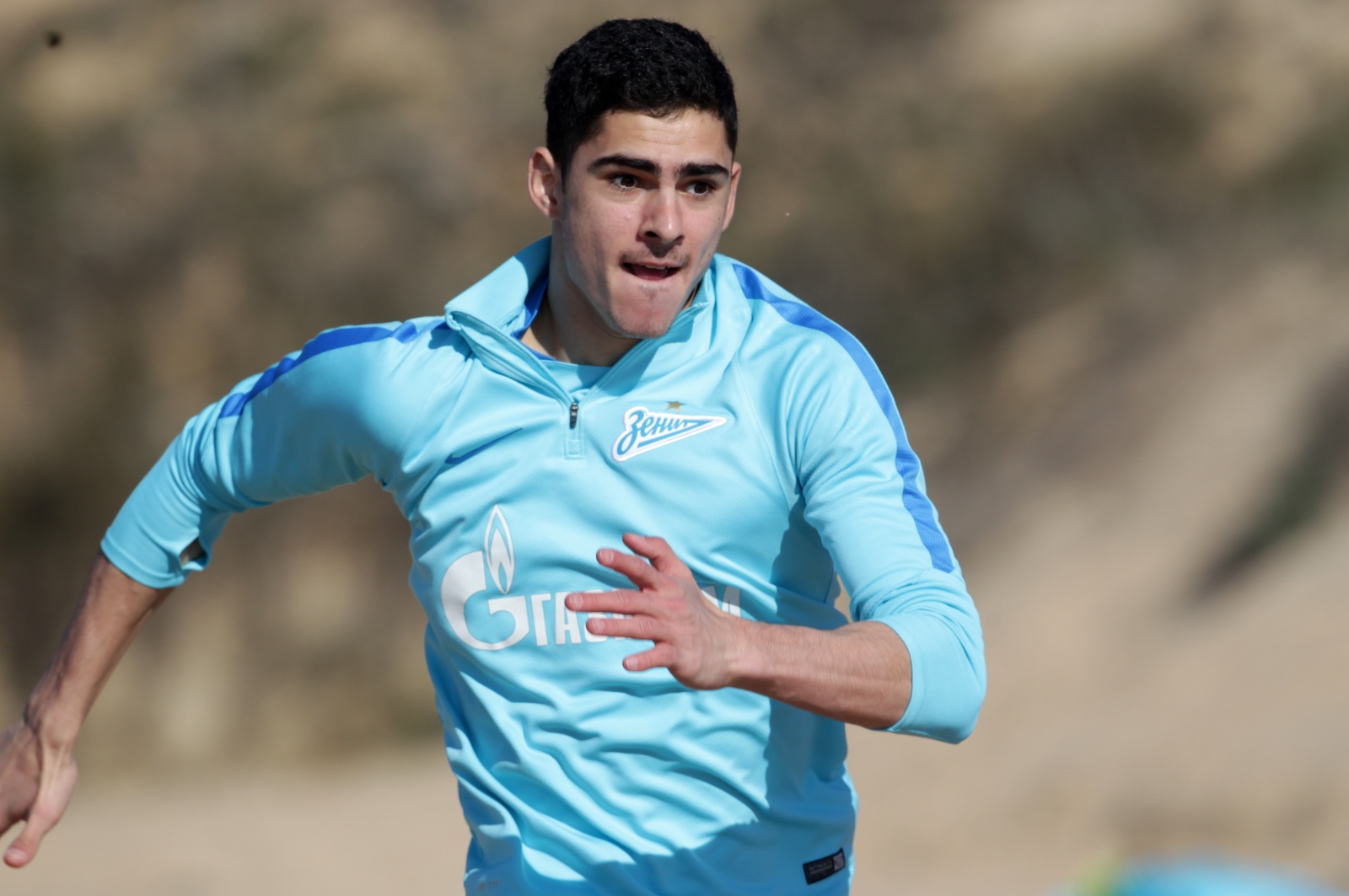 Футболисты «Зенита»-2 сыграли в лапту