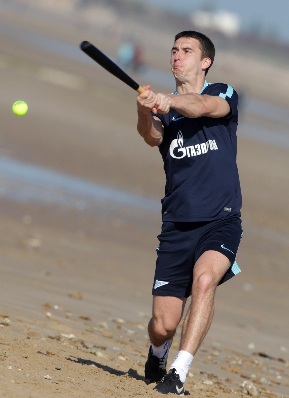 Футболисты «Зенита»-2 сыграли в лапту