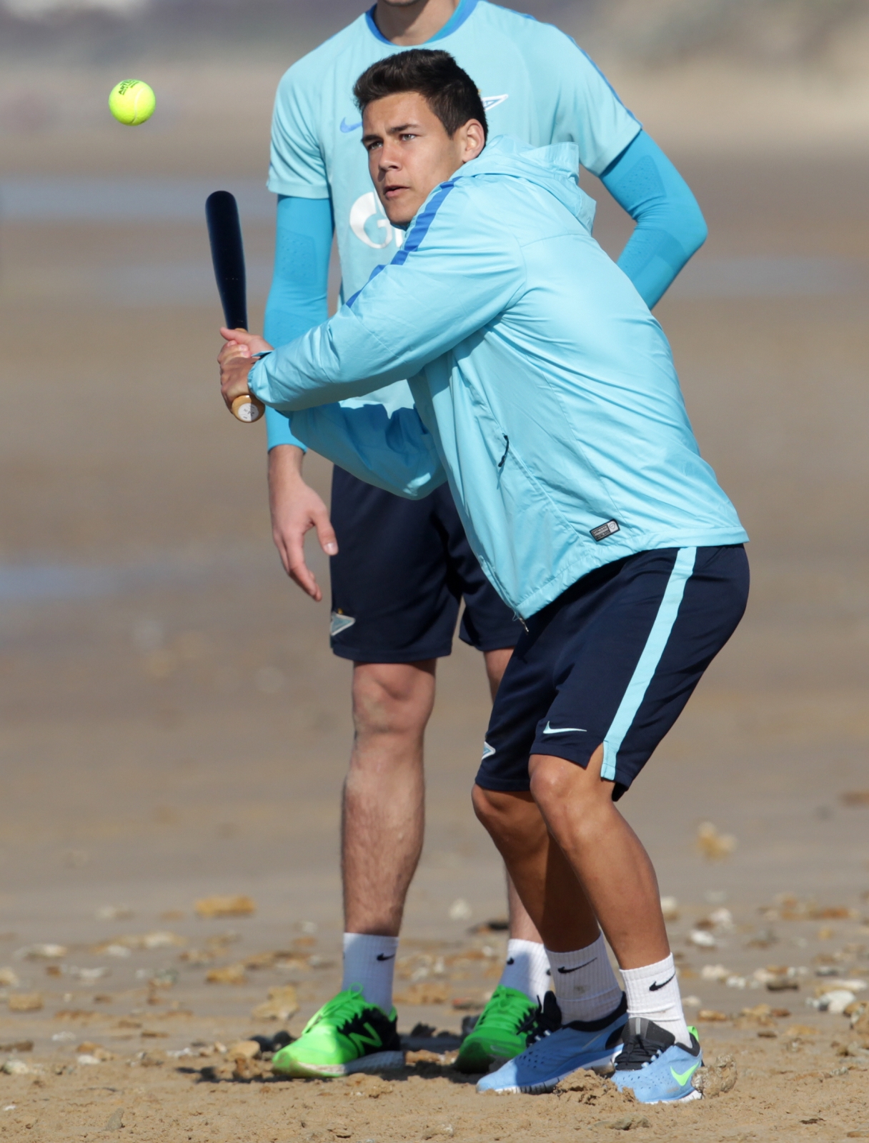 Футболисты «Зенита»-2 сыграли в лапту