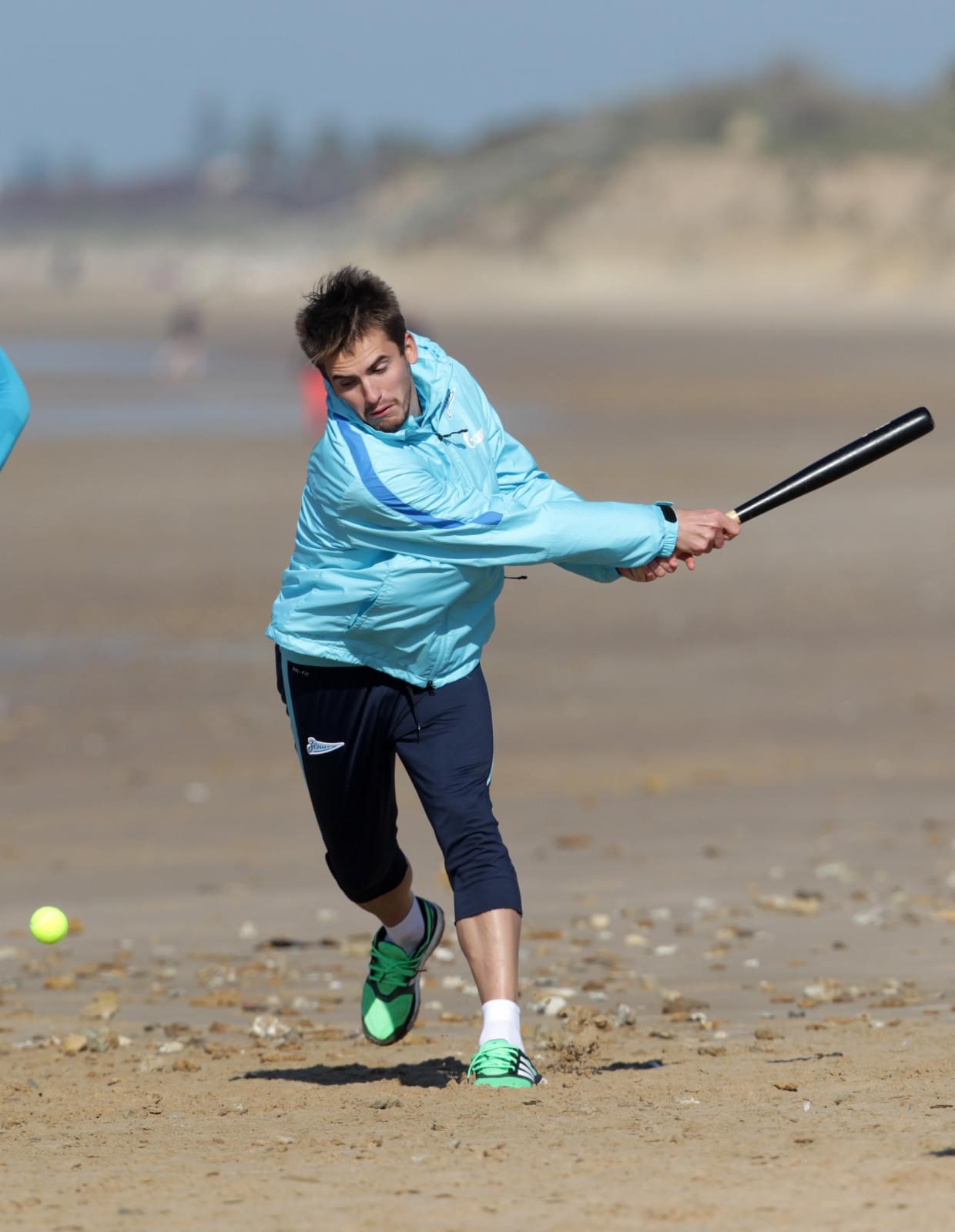 Футболисты «Зенита»-2 сыграли в лапту