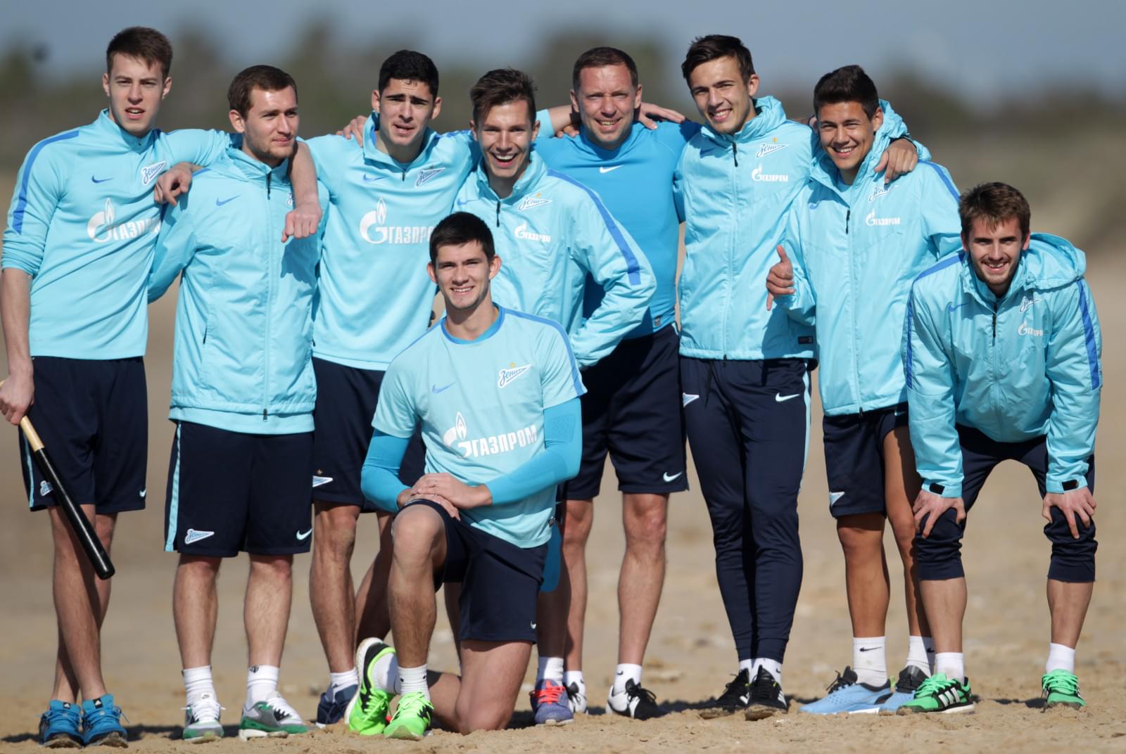 Футболисты «Зенита»-2 сыграли в лапту