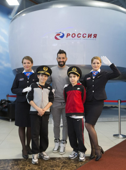 Данни с сыновьями полетал на авиатренажере Dream Aero