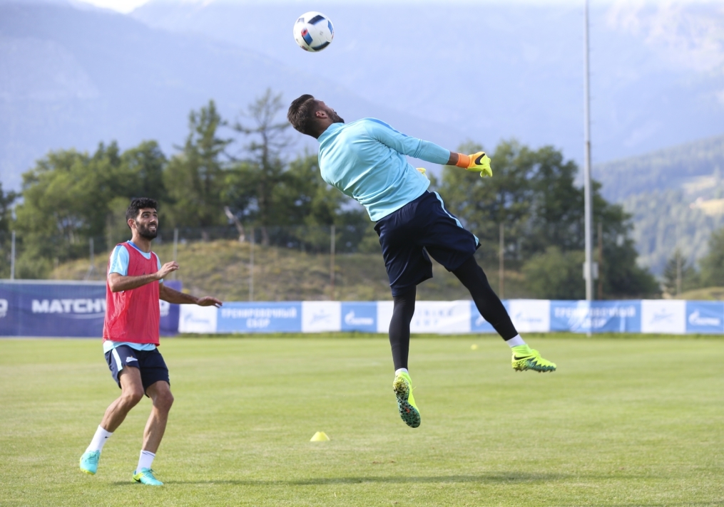 «Газпром»-тренировочные сборы в Швейцарии: вечерняя тренировка