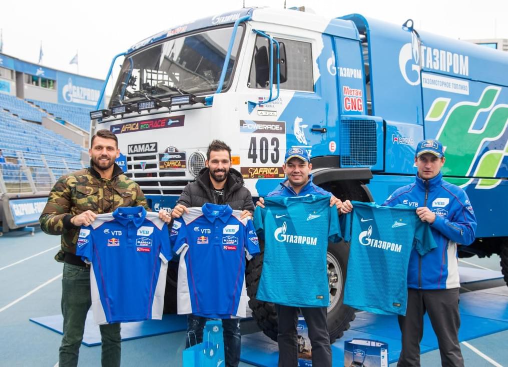 Тест-драйв «Камаз» на стадионе «Петровский»