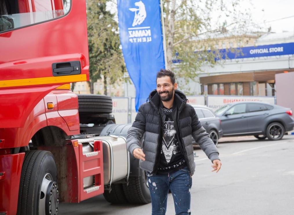 Тест-драйв «Камаз» на стадионе «Петровский»