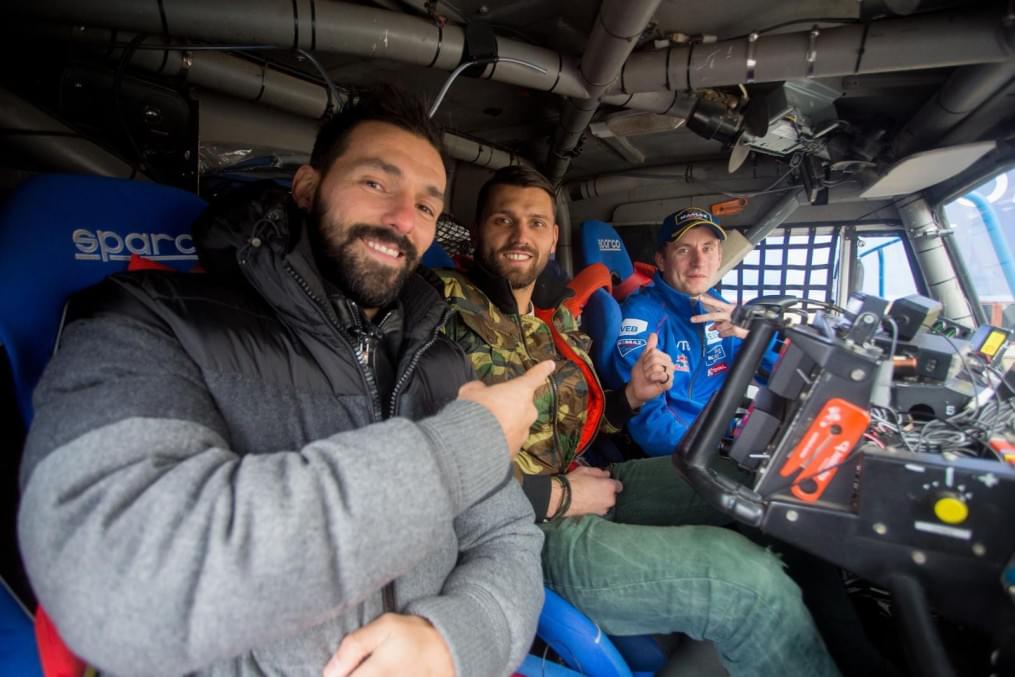 Тест-драйв «Камаз» на стадионе «Петровский»