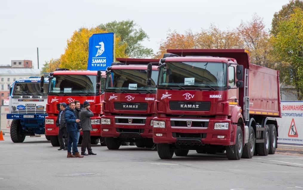 Тест-драйв «Камаз» на стадионе «Петровский»
