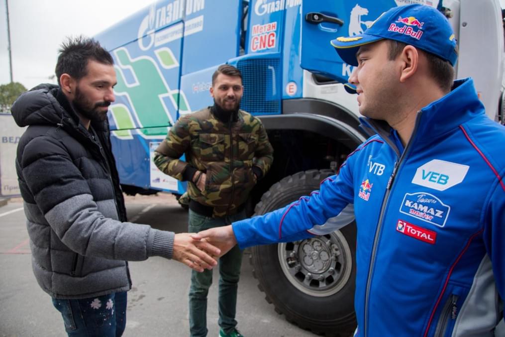 Тест-драйв «Камаз» на стадионе «Петровский»