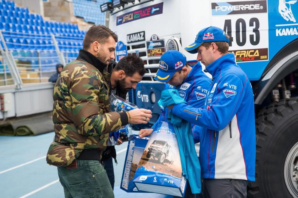 Тест-драйв «Камаз» на стадионе «Петровский»