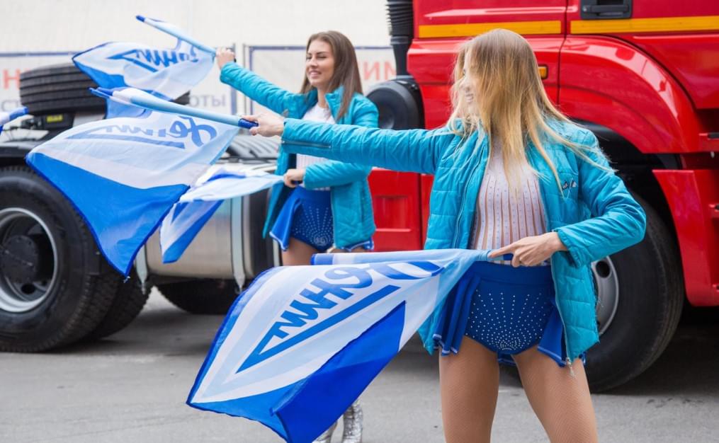 Тест-драйв «Камаз» на стадионе «Петровский»