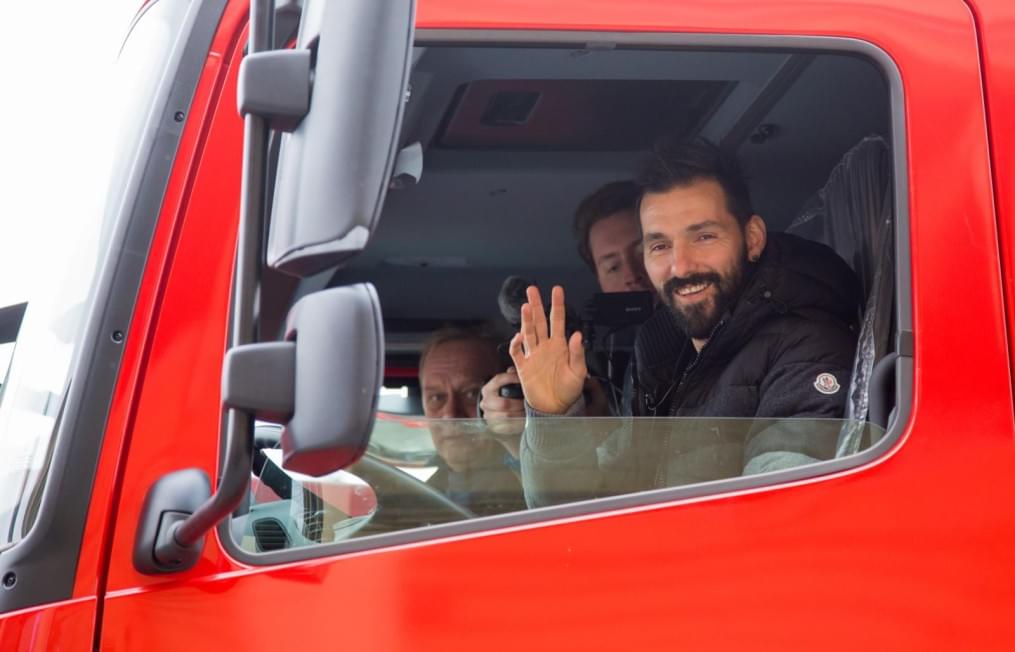 Тест-драйв «Камаз» на стадионе «Петровский»