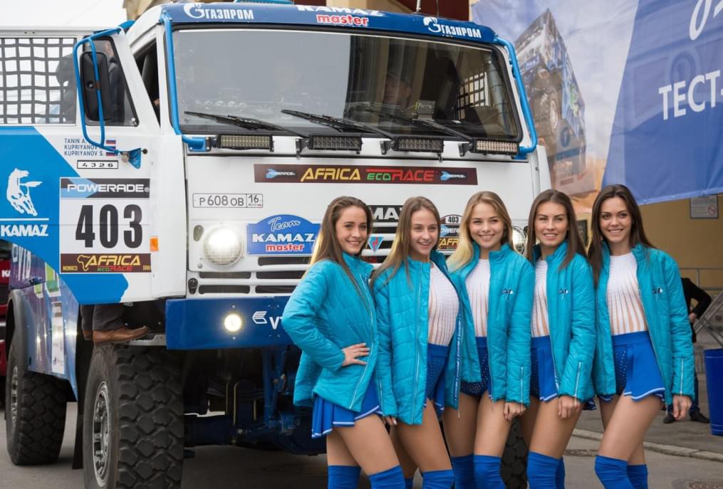 Тест-драйв «Камаз» на стадионе «Петровский»