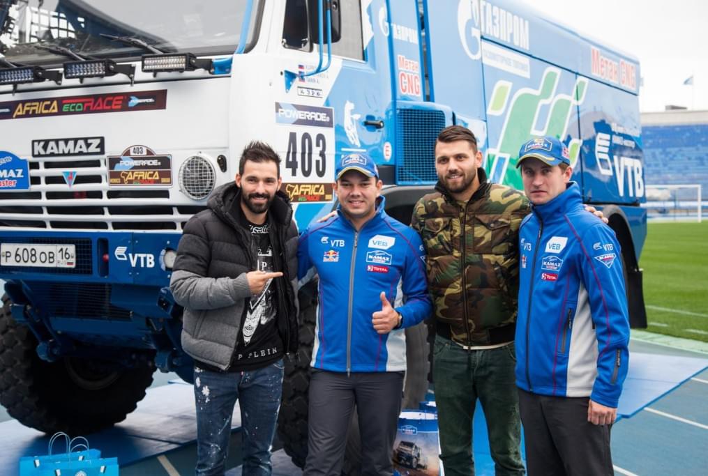 Тест-драйв «Камаз» на стадионе «Петровский»