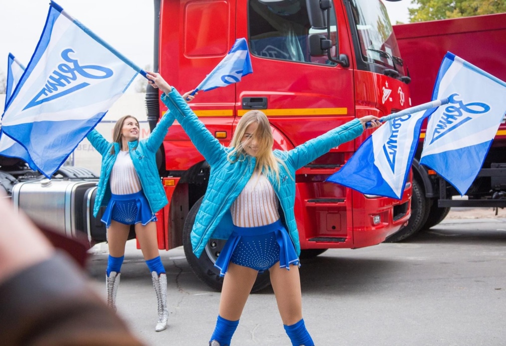 Тест-драйв «Камаз» на стадионе «Петровский»