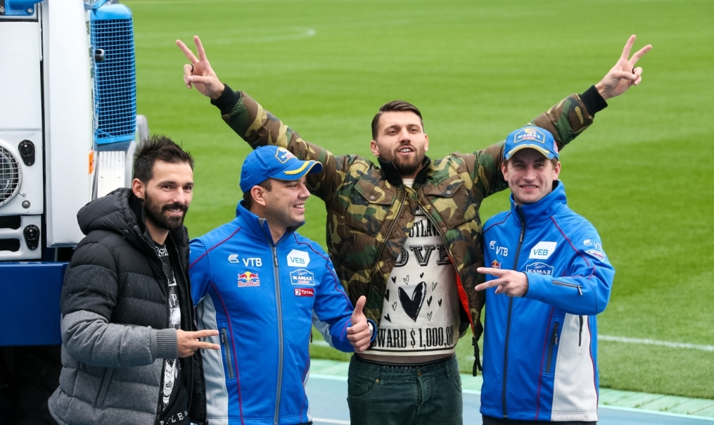 Тест-драйв «Камаз» на стадионе «Петровский»