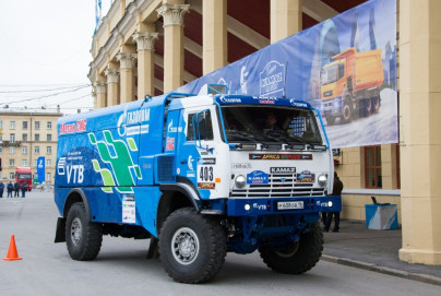 Тест-драйв «Камаз» на стадионе «Петровский»