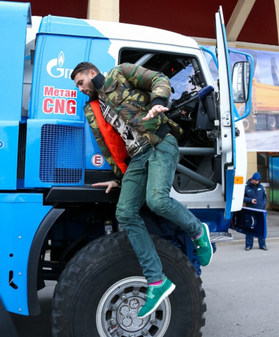 Тест-драйв «Камаз» на стадионе «Петровский»